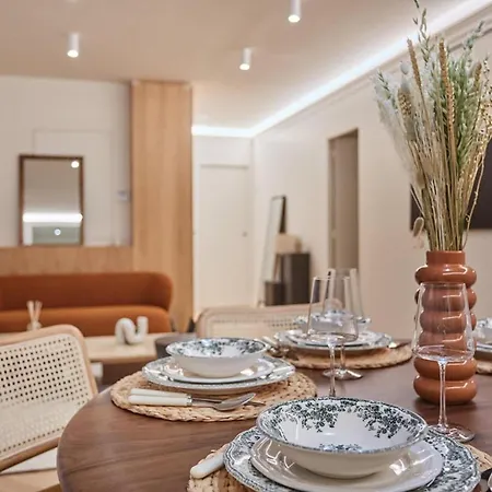 Superb Ac Center Of Le Marais