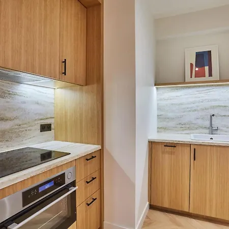 Superb Ac Center Of Le Marais
